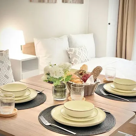 Best Studio For Business & Family Super Fast Wi-fi