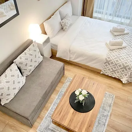 Apartment Best Studio For Business & Family Super Fast Wi-fi *