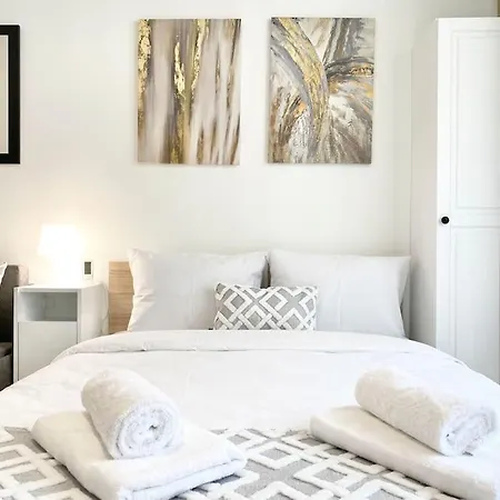 Best Studio For Business & Family Super Fast Wi-fi Apartment *